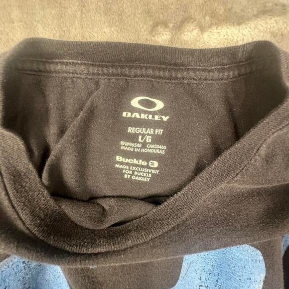 Oakley x Buckle Big Logo Print Black/Blue Graphic T-shirt Size Large - Picture 3 of 7